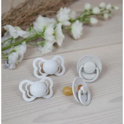 Set 2 Ciucci Tettarella Simmetrica In Gomma Naturale 0/6 Mesi - Colore Haze E Rosa - Bibs 13 Set 2 Ciucci Tettarella Simmetrica In Gomma Naturale 0/6 Mesi - Colore Haze E Rosa - Bibs -milk powder shop 4e2f12c4 xz 1345910 4